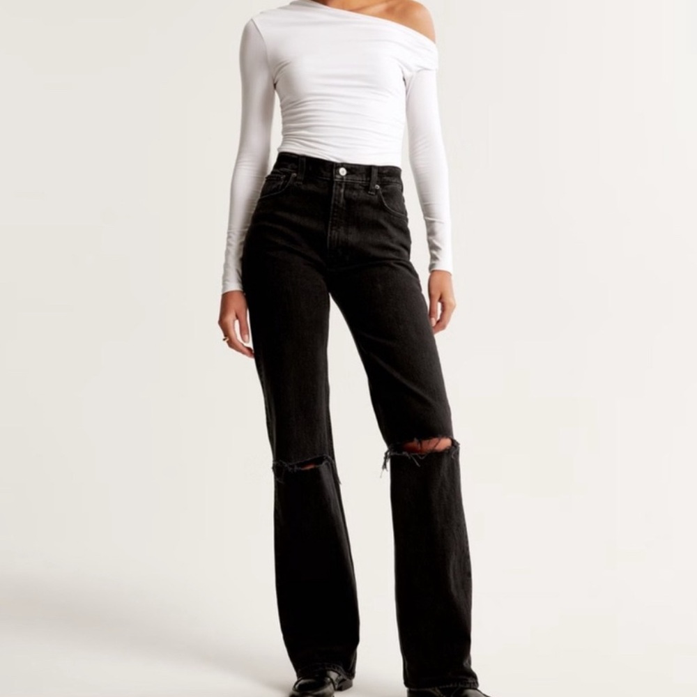 Abercrombie & Fitch curve love 90s relaxed high rise black jeans with knee rip